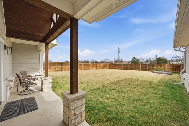 810 N Davis Street, West, TX 76691