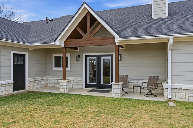 810 N Davis Street, West, TX 76691