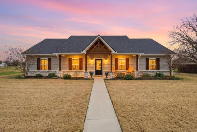 810 N Davis Street, West, TX 76691