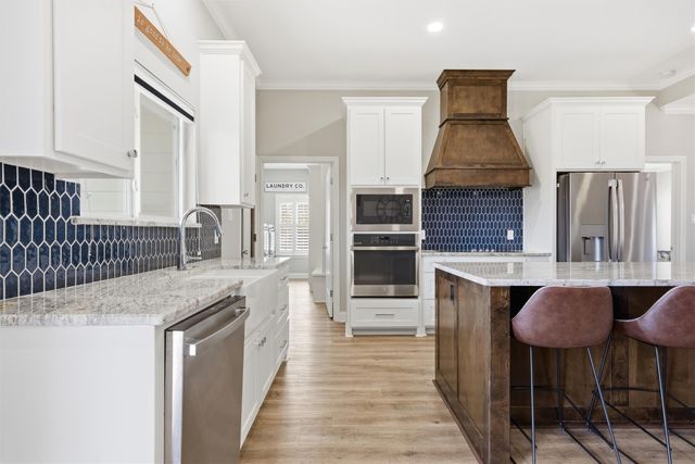 810 N Davis Street, West, TX 76691