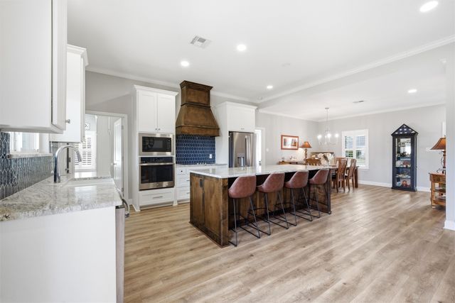 810 N Davis Street, West, TX 76691