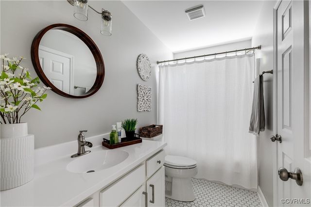 1861 Bracken Rd, North Chesterfield, VA 23236