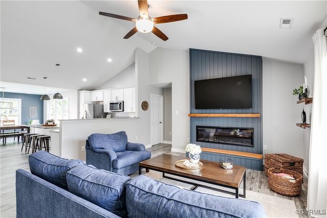 1861 Bracken Rd, North Chesterfield, VA 23236