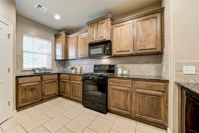 1716 Kamber Terrace, Edmond, OK 73003