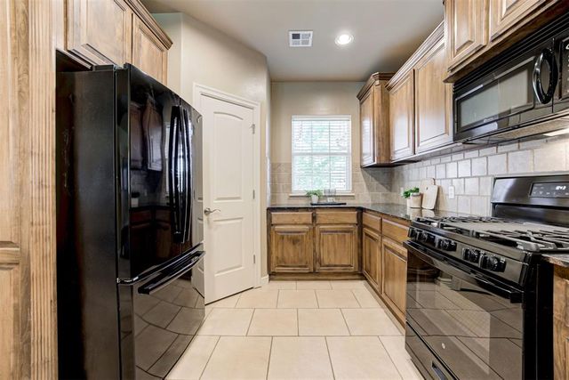 1716 Kamber Terrace, Edmond, OK 73003
