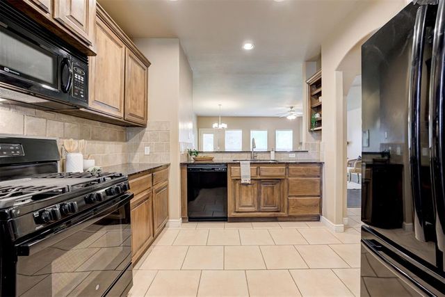 1716 Kamber Terrace, Edmond, OK 73003