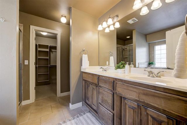 1716 Kamber Terrace, Edmond, OK 73003
