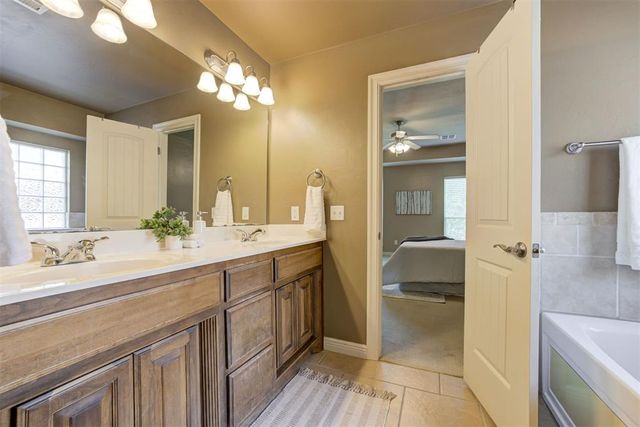 1716 Kamber Terrace, Edmond, OK 73003