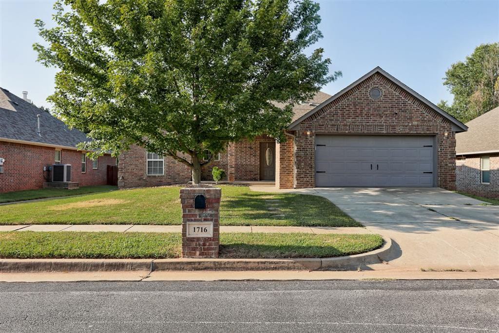 1716 Kamber Terrace, Edmond, OK 73003