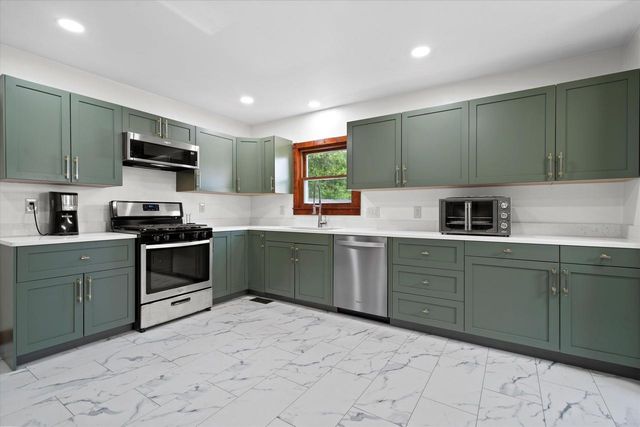 520 N Milwaukee STREET, Plymouth, WI 53073