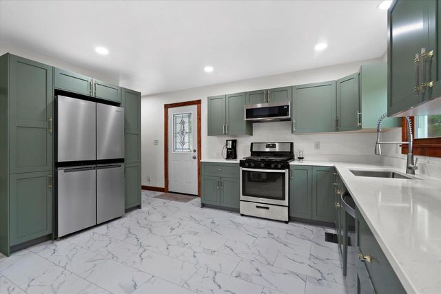 520 N Milwaukee STREET, Plymouth, WI 53073