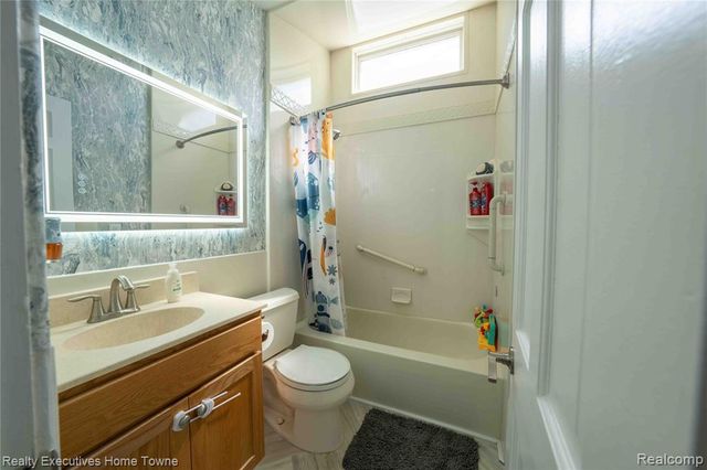 2854 Elmwood Street, Port Huron, MI 48060