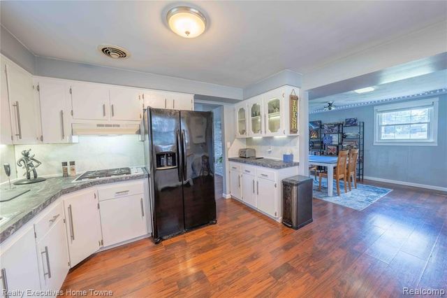 2854 Elmwood Street, Port Huron, MI 48060