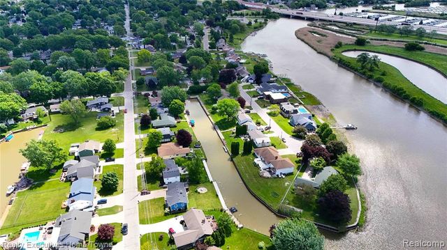 2854 Elmwood Street, Port Huron, MI 48060