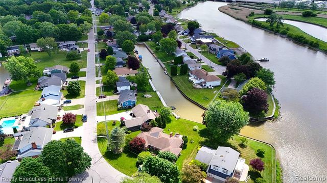 2854 Elmwood Street, Port Huron, MI 48060