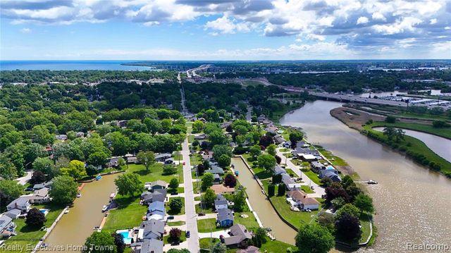 2854 Elmwood Street, Port Huron, MI 48060