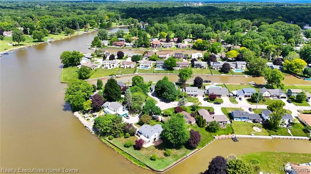 2854 Elmwood Street, Port Huron, MI 48060