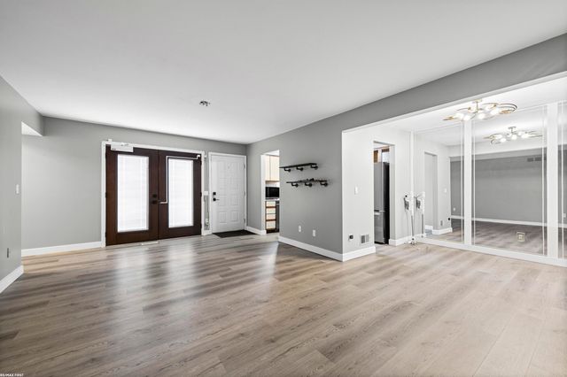 1030 Country Club Drive, St Clair Shores, MI 48082