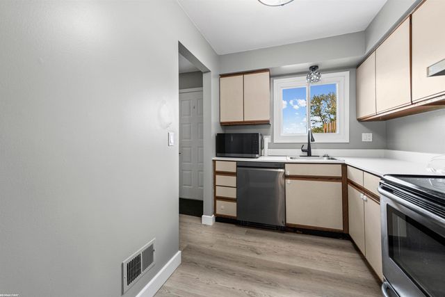 1030 Country Club Drive, St Clair Shores, MI 48082