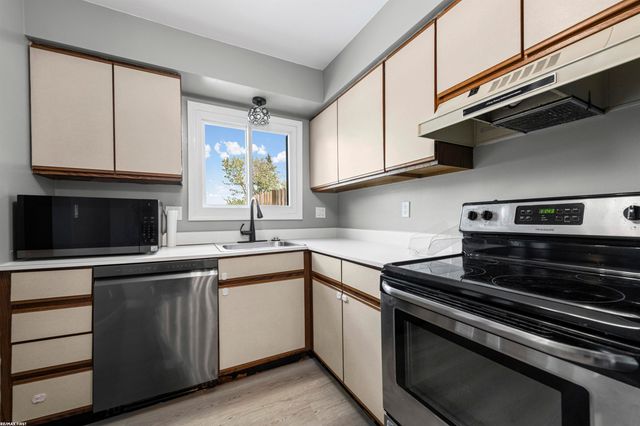 1030 Country Club Drive, St Clair Shores, MI 48082