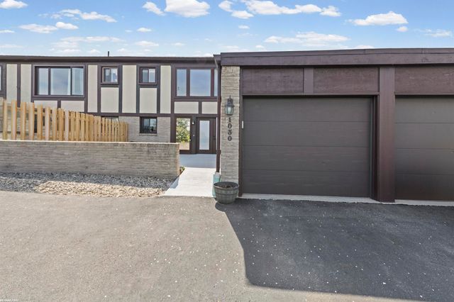 1030 Country Club Drive, St Clair Shores, MI 48082