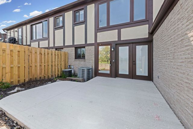 1030 Country Club Drive, St Clair Shores, MI 48082