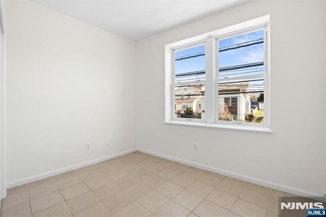 613 Ridge Road 2R, Lyndhurst, NJ 07071
