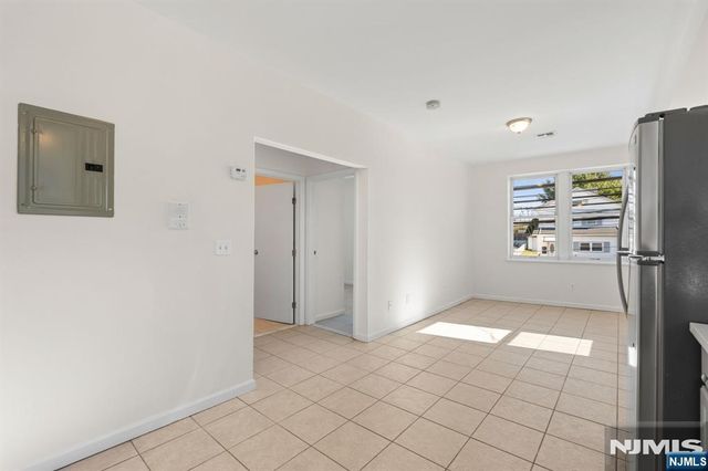 613 Ridge Road 2R, Lyndhurst, NJ 07071