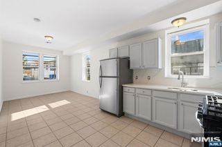 613 Ridge Road 2R, Lyndhurst, NJ 07071