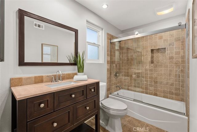 22057 Newbridge Drive 5, Lake Forest, CA 92630
