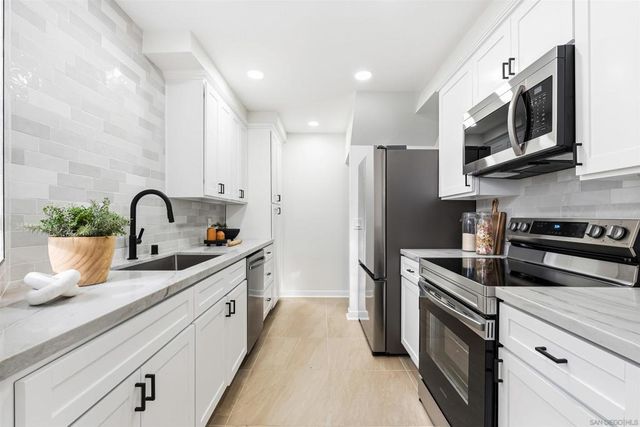 8441 Via Mallorca, La Jolla, CA 92037