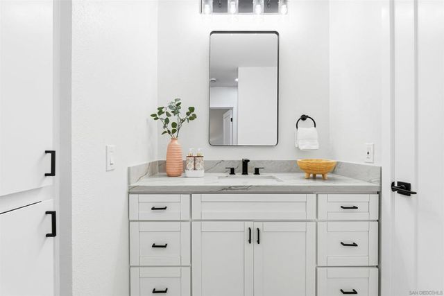 8441 Via Mallorca, La Jolla, CA 92037