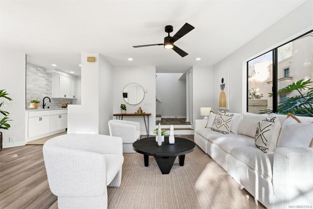 8441 Via Mallorca, La Jolla, CA 92037