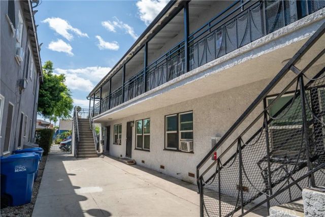 1958 Pine, Long Beach, CA 90806