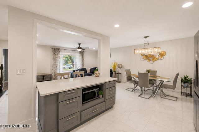 33 Heather Drive, Manalapan, NJ 07726