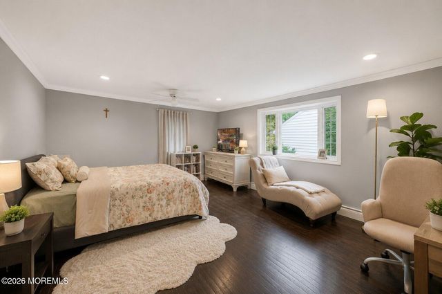 33 Heather Drive, Manalapan, NJ 07726