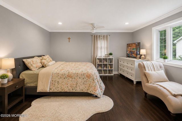 33 Heather Drive, Manalapan, NJ 07726