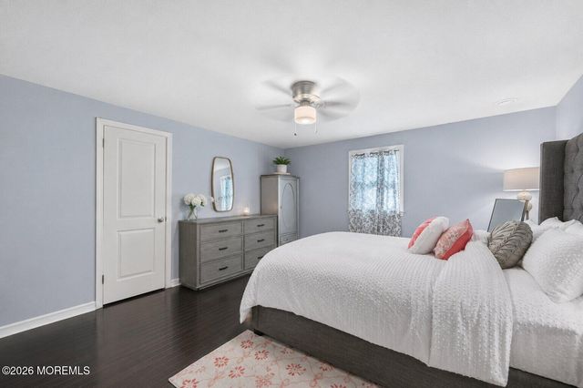 33 Heather Drive, Manalapan, NJ 07726
