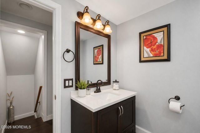 33 Heather Drive, Manalapan, NJ 07726