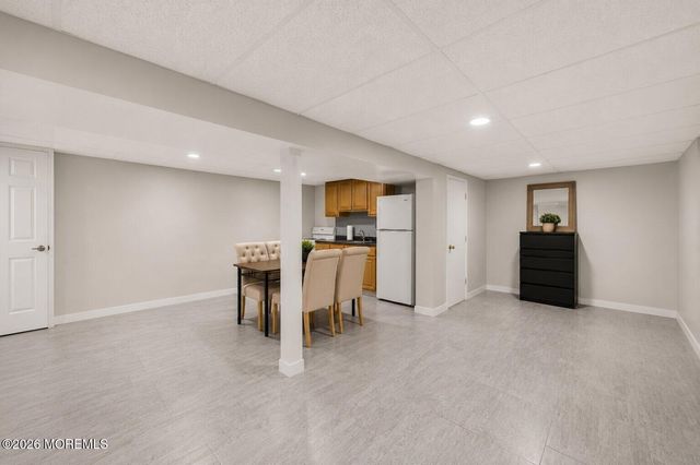 33 Heather Drive, Manalapan, NJ 07726
