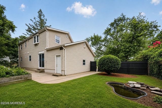 33 Heather Drive, Manalapan, NJ 07726