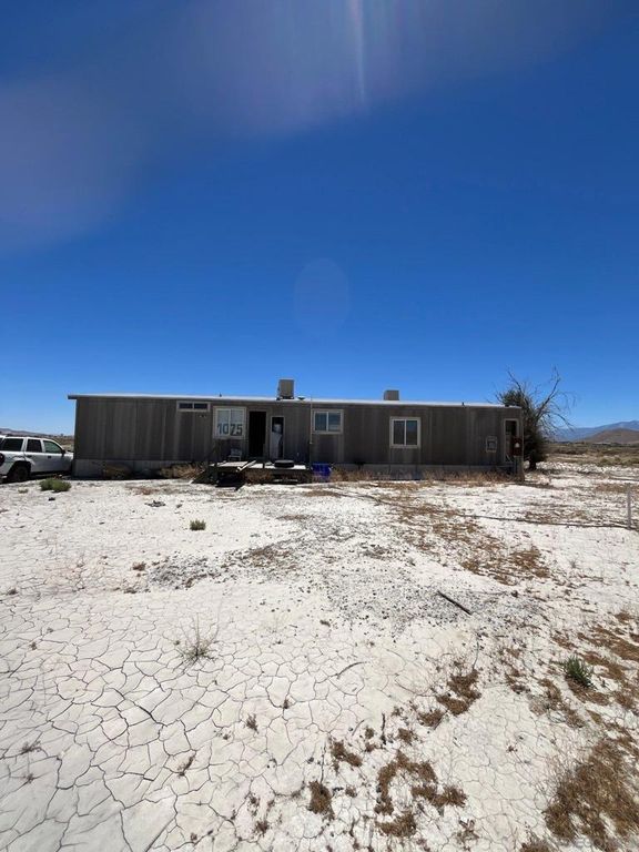 Image 1 of property listing at 1055 Calle De Amistad, El Mirage, CA 92301