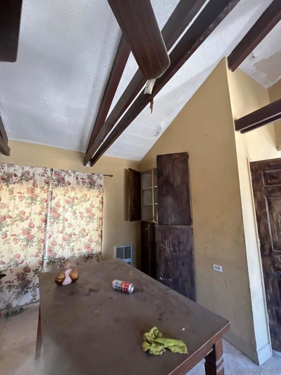 Image 11 of property listing at 1055 Calle De Amistad, El Mirage, CA 92301