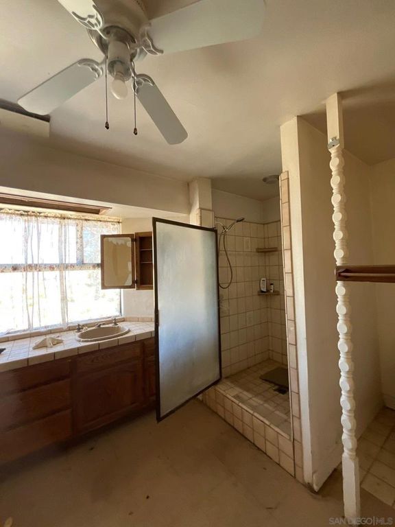 Image 21 of property listing at 1055 Calle De Amistad, El Mirage, CA 92301