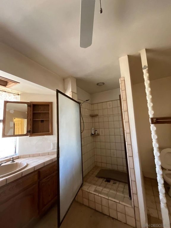 Image 22 of property listing at 1055 Calle De Amistad, El Mirage, CA 92301