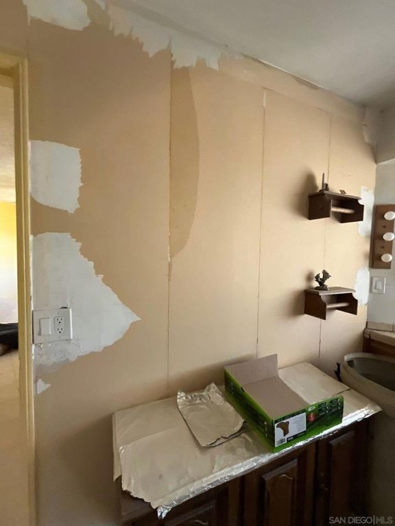 Image 23 of property listing at 1055 Calle De Amistad, El Mirage, CA 92301
