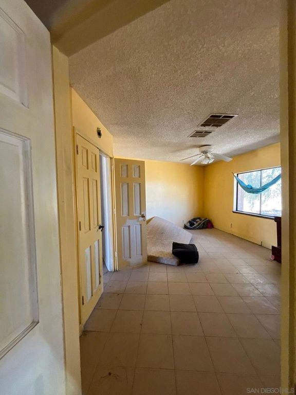Image 24 of property listing at 1055 Calle De Amistad, El Mirage, CA 92301