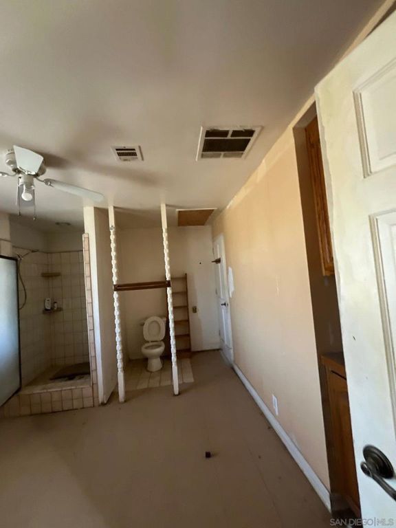 Image 29 of property listing at 1055 Calle De Amistad, El Mirage, CA 92301