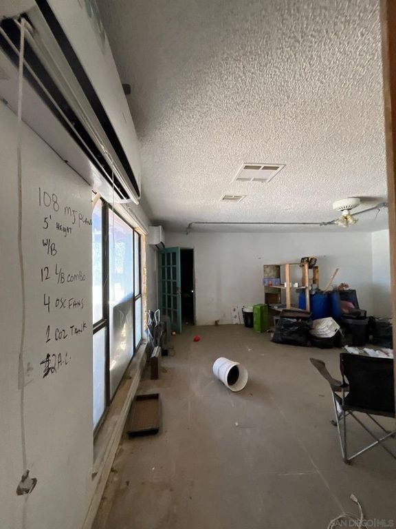 Image 32 of property listing at 1055 Calle De Amistad, El Mirage, CA 92301