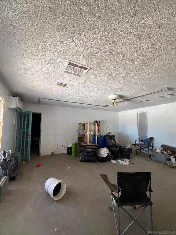 Image 33 of property listing at 1055 Calle De Amistad, El Mirage, CA 92301